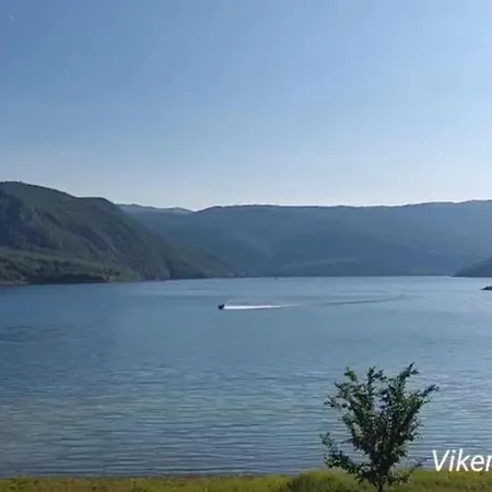 Vakantiehuis Vikendica Dijana Ramsko Jezero Ploca