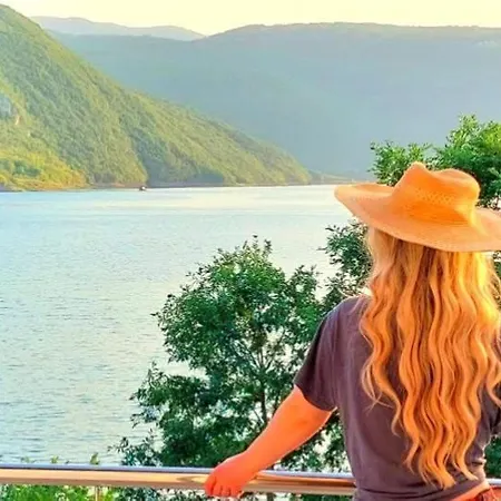 Vakantiehuis Vikendica Dijana Ramsko Jezero *